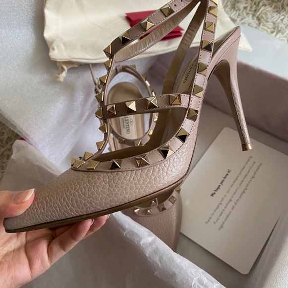 SOLD Valentino Rockstud Leather Slingback Pumps - Picture 3 of 11